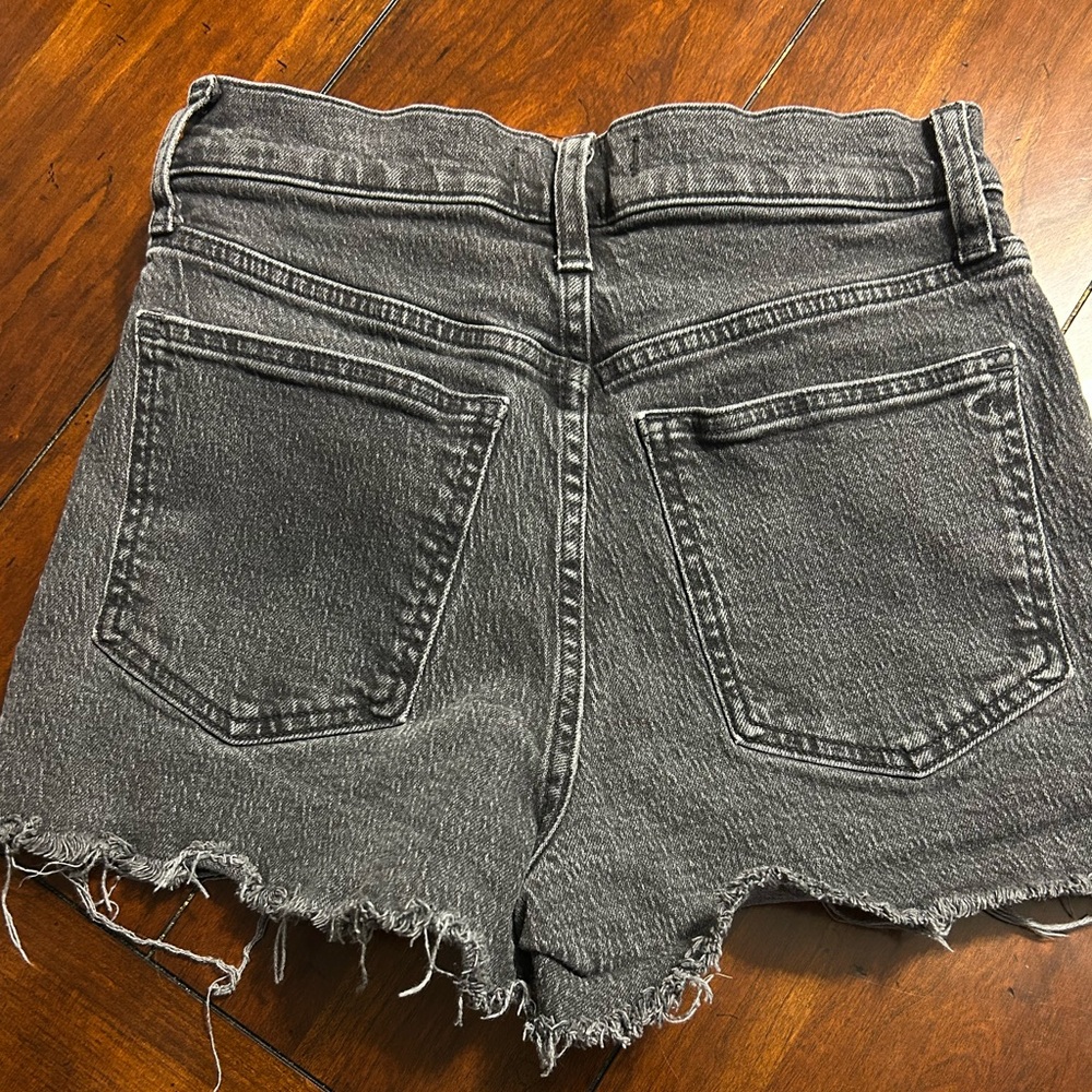 Madewell Jean Shorts
Madewell Shorts Womens Black Distressed High Rise - Picture 4 of 5